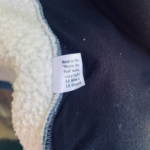 Disneyland Embroidered Winnie the Pooh  Fleece on Faux Fur Jacket size M - Picture 8 of 13